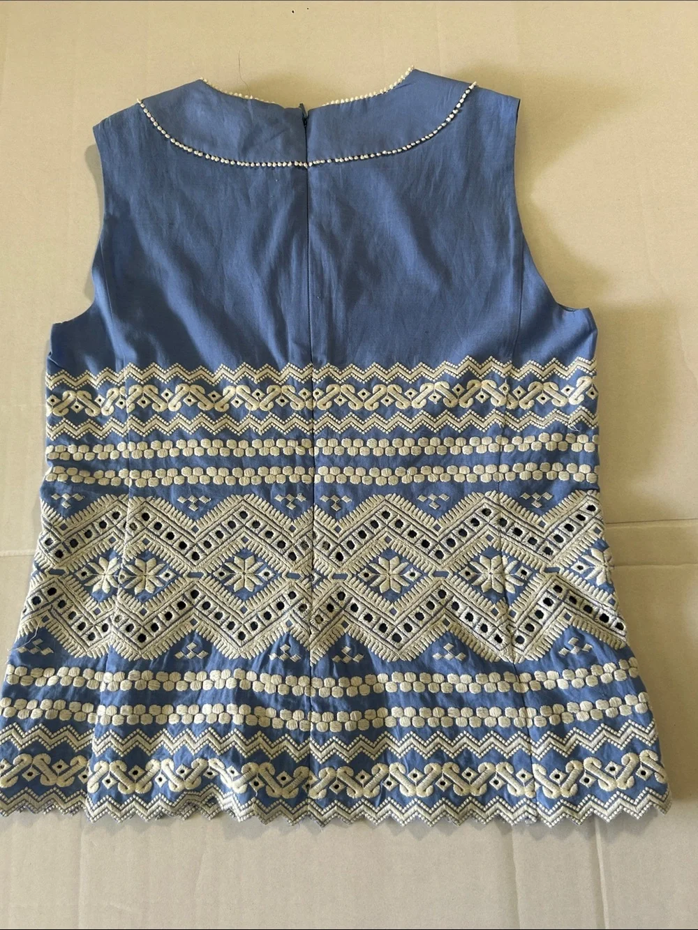 TORY BURCH BLUE RESORT EYELET AND EMBROIDERED SLEEVELESS TOP SIZE 2